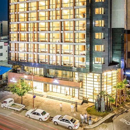 Days Hotel Jeju Seogwipo Ocean Bagian luar foto