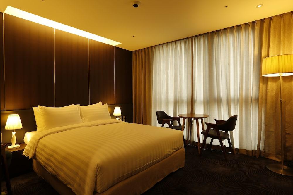 Days Hotel Jeju Seogwipo Ocean Bagian luar foto