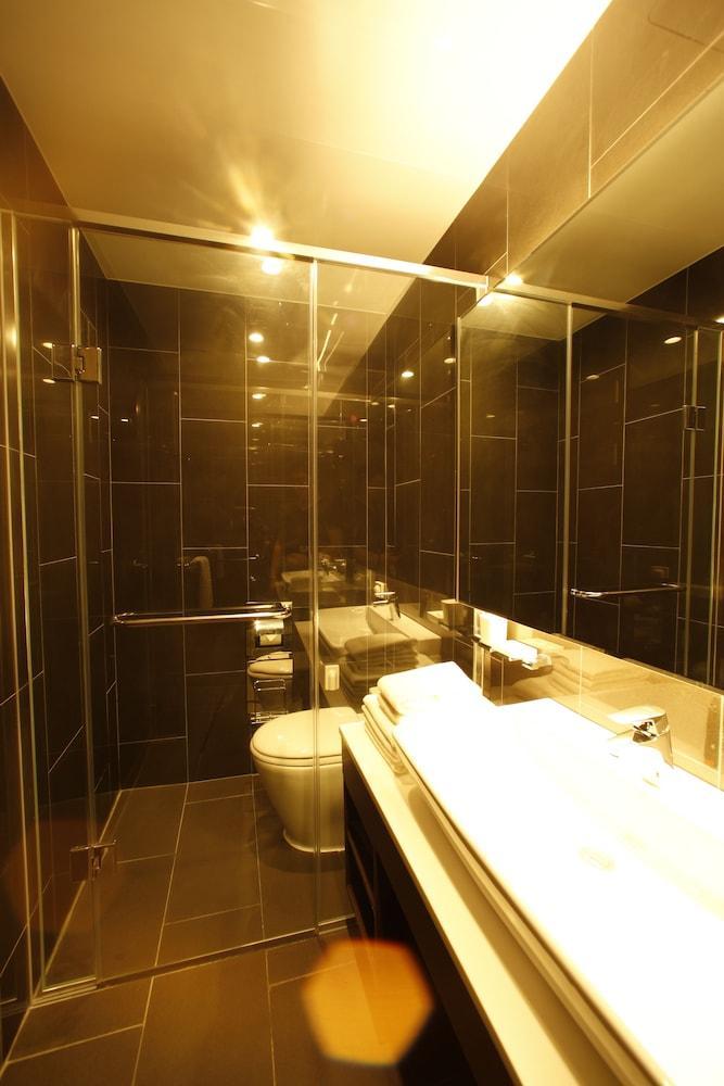 Days Hotel Jeju Seogwipo Ocean Bagian luar foto